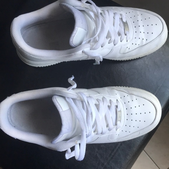 white air force 1 mens 9.5